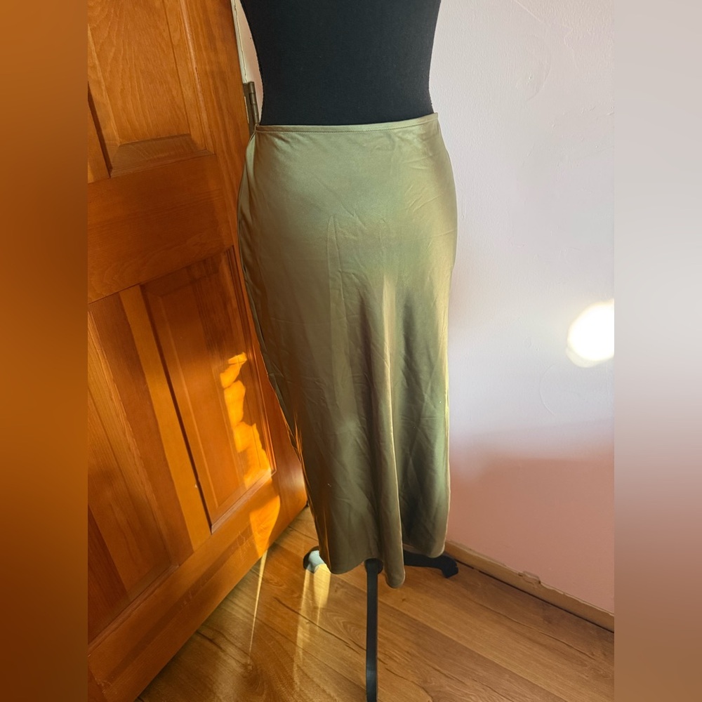 Old Navy Olive Green Silky Skirt - Picture 8 of 9